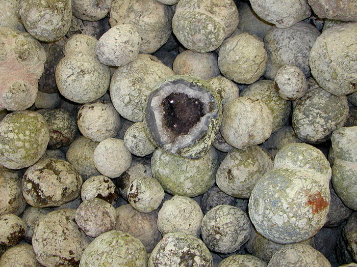 Siber + Siber roughstonesgeodes